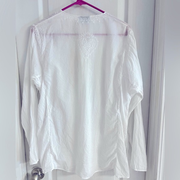 White Cloud White top with button up front; long sleeves; Women’s size Large - Picture 5 of 9